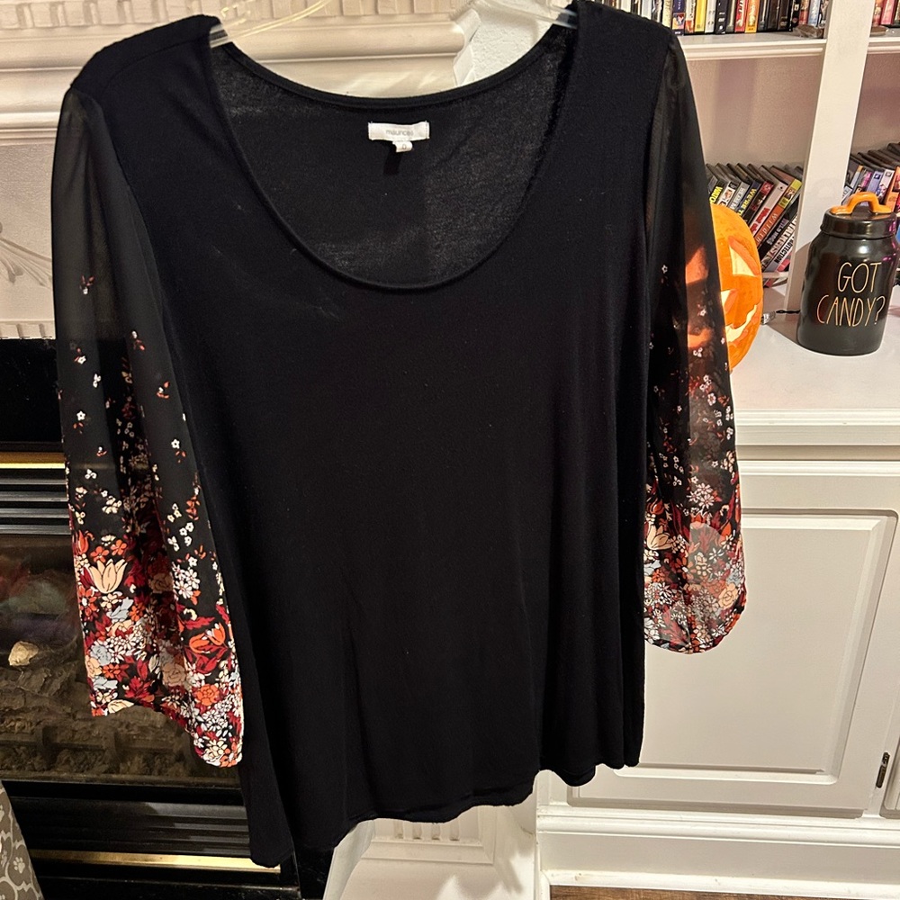 Women’s Maurice’s top